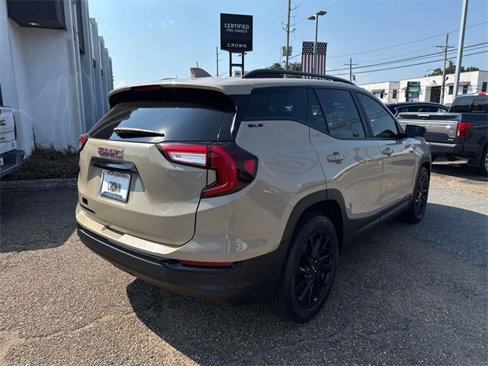 Used 2023 GMC Terrain SLE w/ Elevation Edition image 9