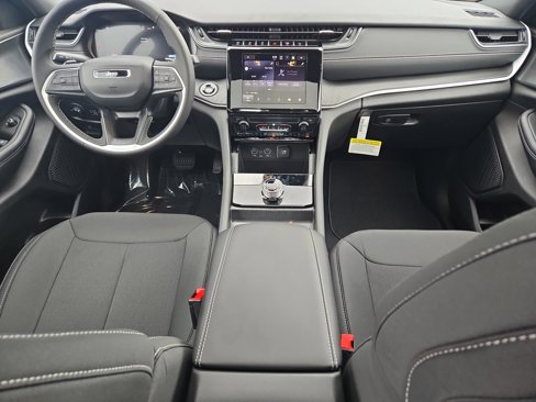New 2025 Jeep Grand Cherokee Laredo image 9