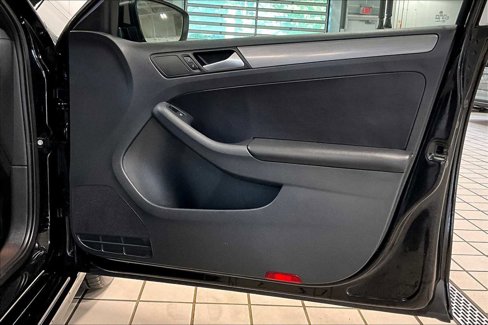 Used 2016 Volkswagen Jetta Sport image 18