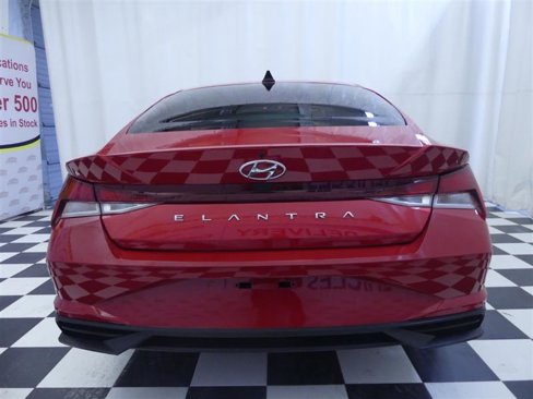 Used 2021 Hyundai Elantra SE image 6