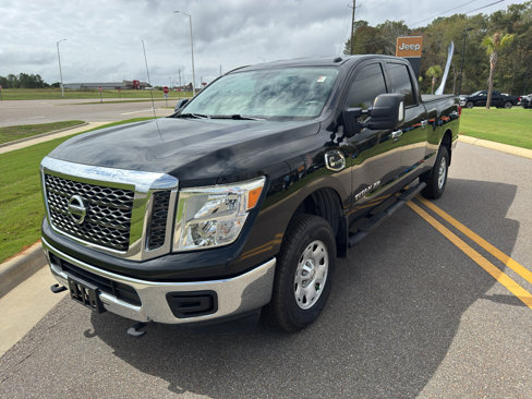 Used 2017 Nissan Titan SV image 19