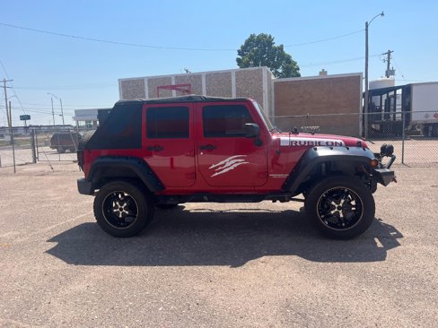 Used 2011 Jeep Wrangler Unlimited Rubicon w/ Connectivity Group image 3