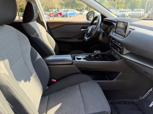Used 2023 Nissan Rogue SV image 9