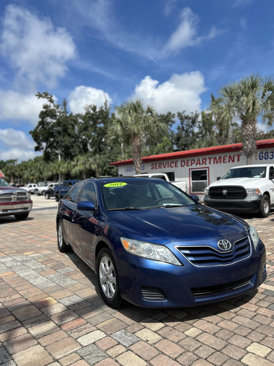 Used 2011 Toyota Camry LE image 1