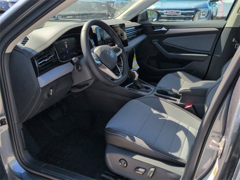 New 2025 Volkswagen Jetta SE image 6