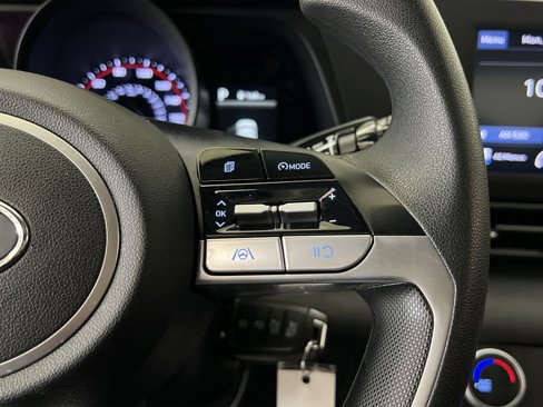 Used 2023 Hyundai Elantra SE image 29