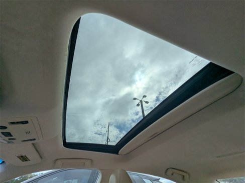Used 2013 Lexus ES 300h image 22