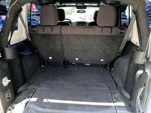Used 2013 Jeep Wrangler Unlimited Sport image 9