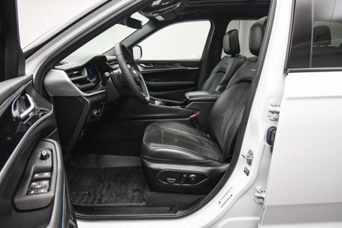 Used 2023 Jeep Grand Cherokee Trailhawk image 19