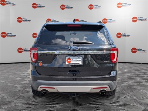 Used 2017 Ford Explorer XLT w/ Equipment Group 202A image 6