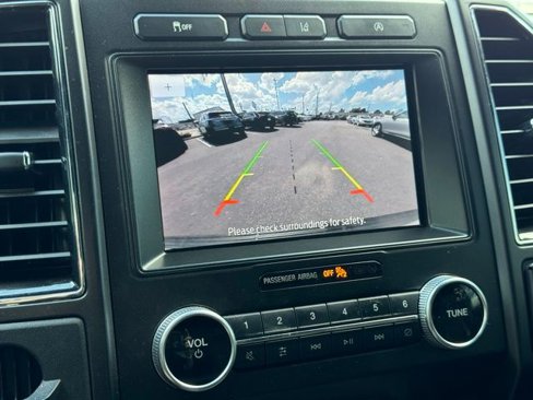 Used 2021 Ford Expedition Limited image 33