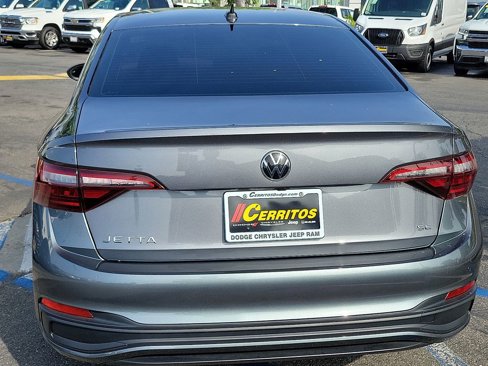 Used 2024 Volkswagen Jetta SE image 20