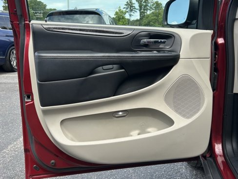 Used 2015 Dodge Grand Caravan American Value Package w/ UConnect Hands-Free Group image 16