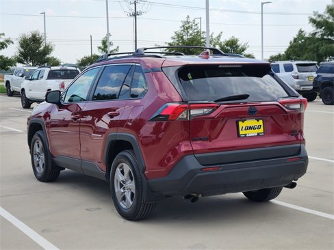 Used 2022 Toyota RAV4 XLE image 7