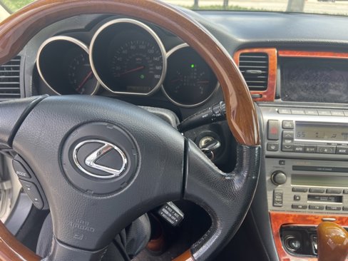 Used 2004 Lexus SC 430 Convertible image 10