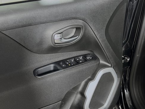 Used 2020 Jeep Renegade Sport image 17