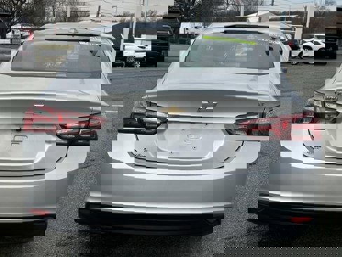 Used 2022 Chevrolet Malibu LT image 4