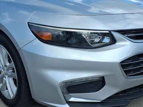 Used 2018 Chevrolet Malibu LT image 10