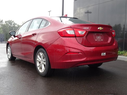 Used 2019 Chevrolet Cruze LT w/ Convenience Package image 4