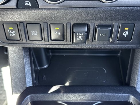 Used 2022 Toyota Tacoma TRD Off-Road image 28