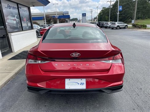 Certified 2023 Hyundai Elantra SEL image 5
