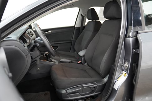 Used 2016 Volkswagen Jetta S image 4