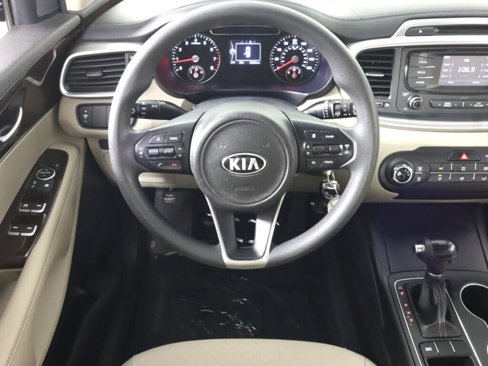 Used 2017 Kia Sorento LX image 24
