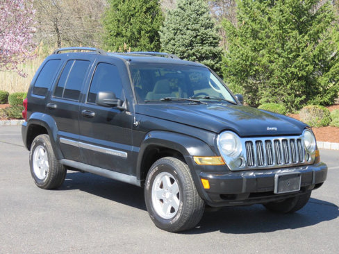 Used 2005 Jeep Liberty Limited image 3