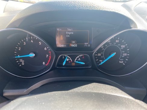 Used 2017 Ford Escape Titanium image 9