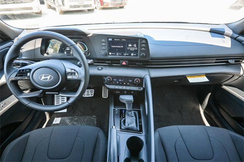 New 2025 Hyundai Elantra Sport image 13