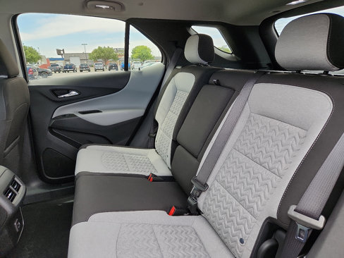 Used 2023 Chevrolet Equinox LT w/ Driver Convenience Package image 8