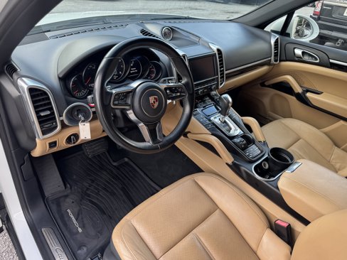 Used 2016 Porsche Cayenne image 19
