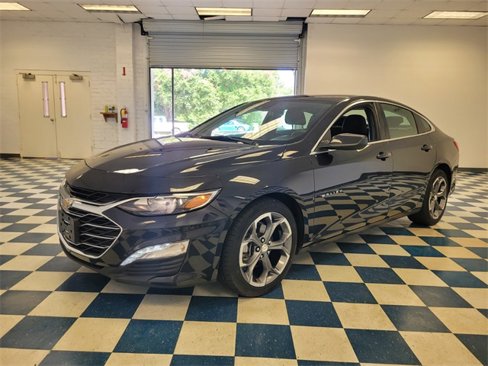 Used 2023 Chevrolet Malibu LT image 3