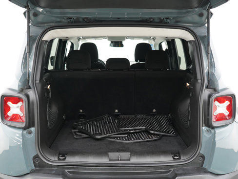 Used 2017 Jeep Renegade Latitude w/ Cold Weather Group image 15