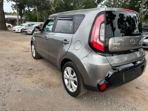 Used 2016 Kia Soul + image 3