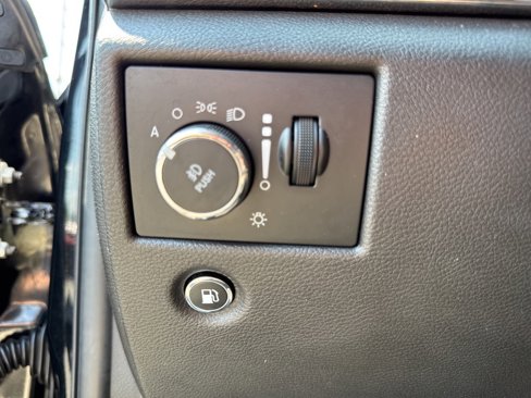 Used 2018 Jeep Grand Cherokee Limited image 46