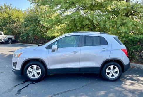 Used 2016 Chevrolet Trax LT w/ LT Sun and Sound Package image 4
