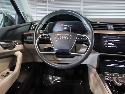 Used 2022 Audi e-tron Premium image 18