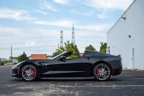 Used 2017 Chevrolet Corvette Stingray Coupe w/ 1LT image 19