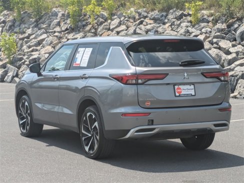 Used 2023 Mitsubishi Outlander SE image 7