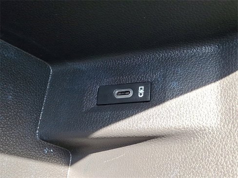 Used 2021 Volkswagen Atlas Cross Sport SEL R-Line image 25