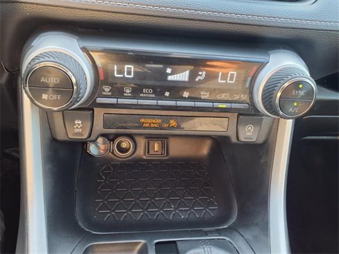 Used 2021 Toyota RAV4 XLE image 19