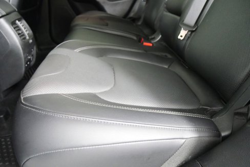 Used 2019 Jeep Cherokee Overland w/ Technology Group image 15