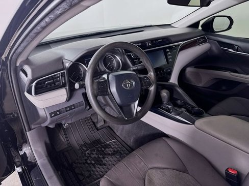 Used 2018 Toyota Camry L image 11