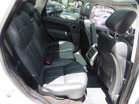 Used 2015 Land Rover Range Rover Sport HSE image 23