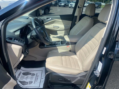 Used 2017 Ford Escape Titanium image 10