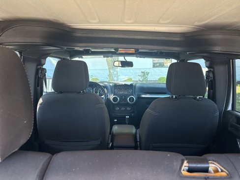 Used 2015 Jeep Wrangler Unlimited Sahara w/ Connectivity Group image 30
