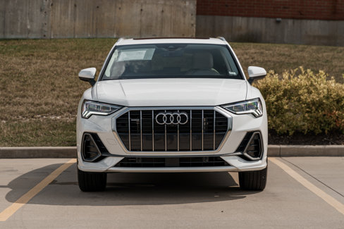 Certified 2025 Audi Q3 2.0T Premium Plus image 30