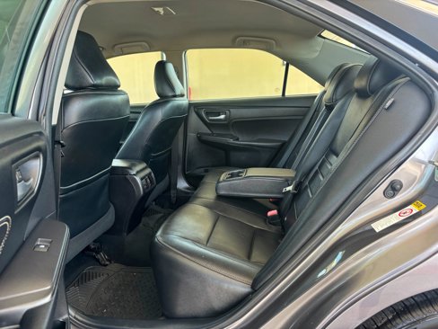 Used 2017 Toyota Camry XLE image 14