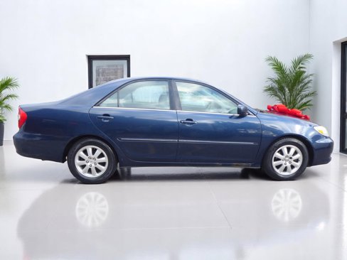 Used 2002 Toyota Camry XLE image 7